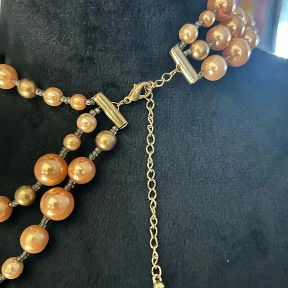 Vintage 1950s three strand sunset yellow beaded necklace - Picture 2 of 2